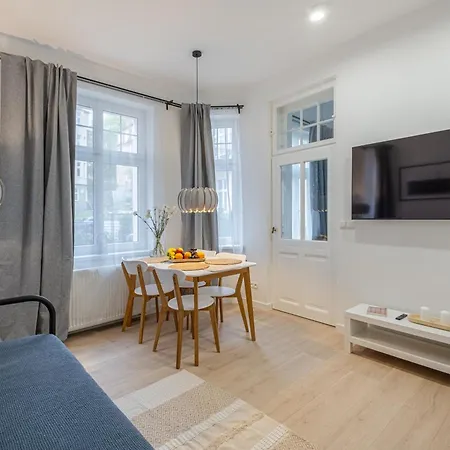 Monciak Comfort - Kamienica By Oneapartments-3